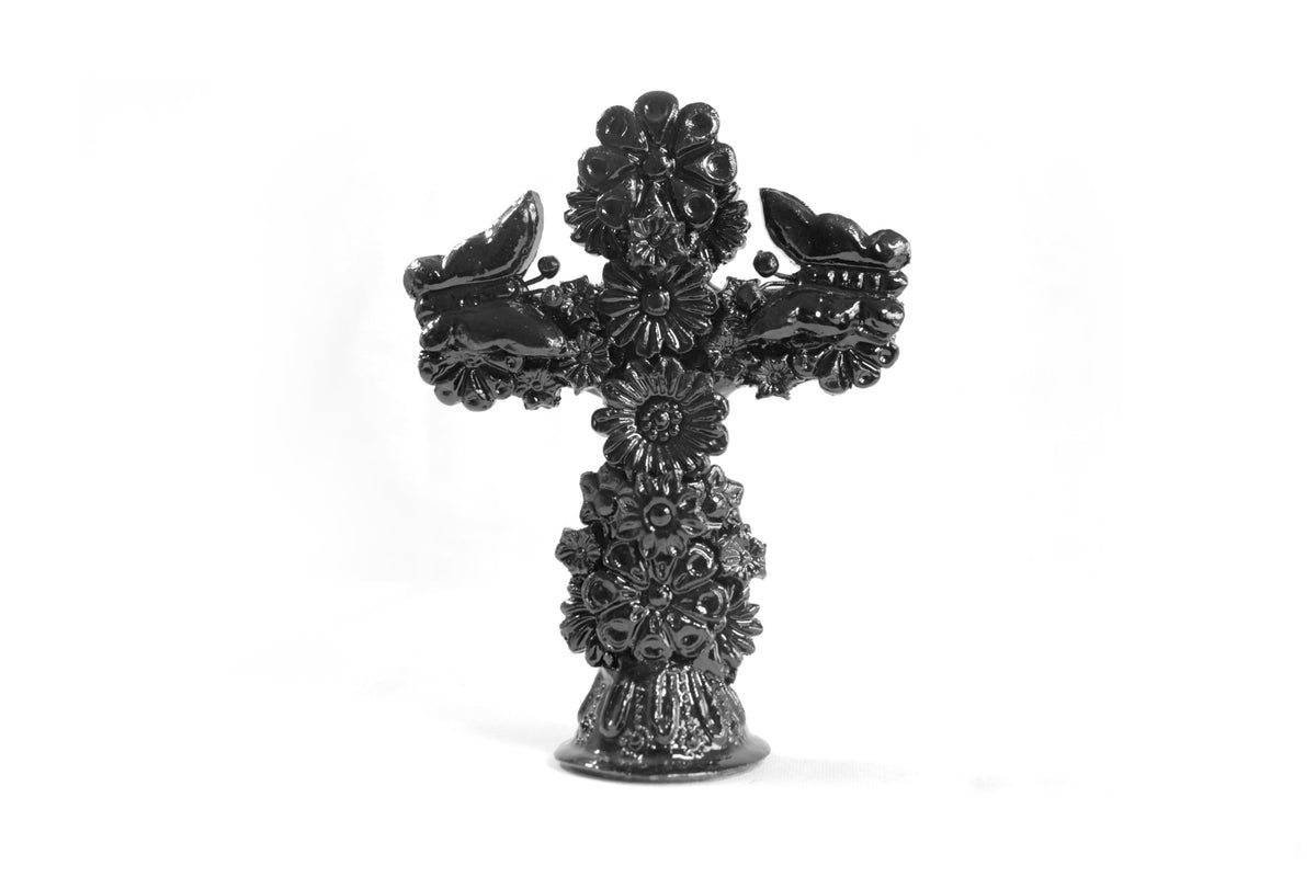 Cruz negro - Barro vidriado - 18.5 cm. 7.4 in.