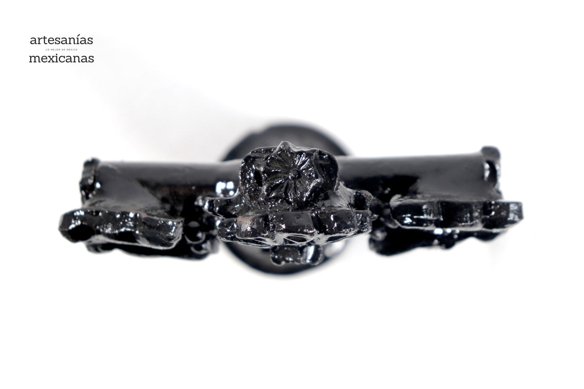 Cruz negro - Barro vidriado - 18.5 cm. 7.4 in.