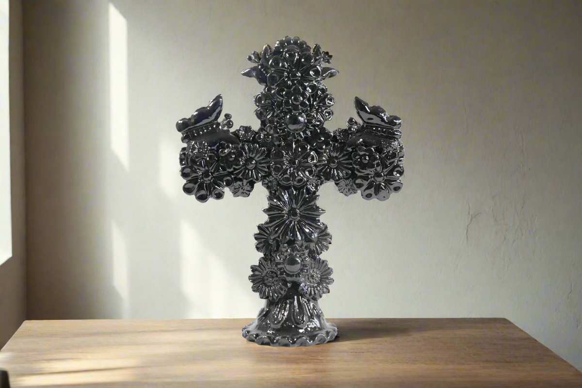 Cruz negra - Barro vidriado - 25 cm. 10 in.