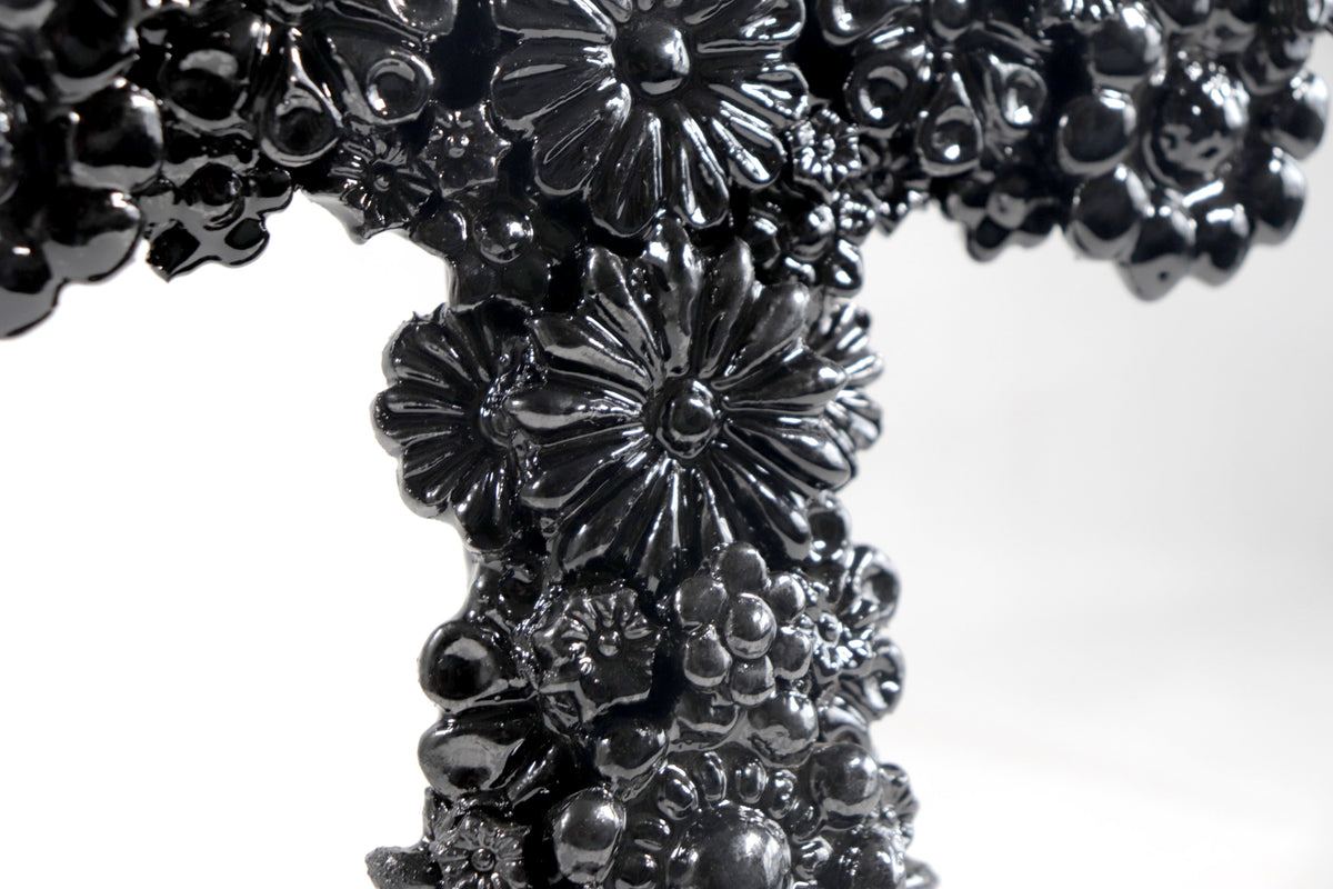 Cruz negra - Barro vidriado - 32 cm. 12.5 in.