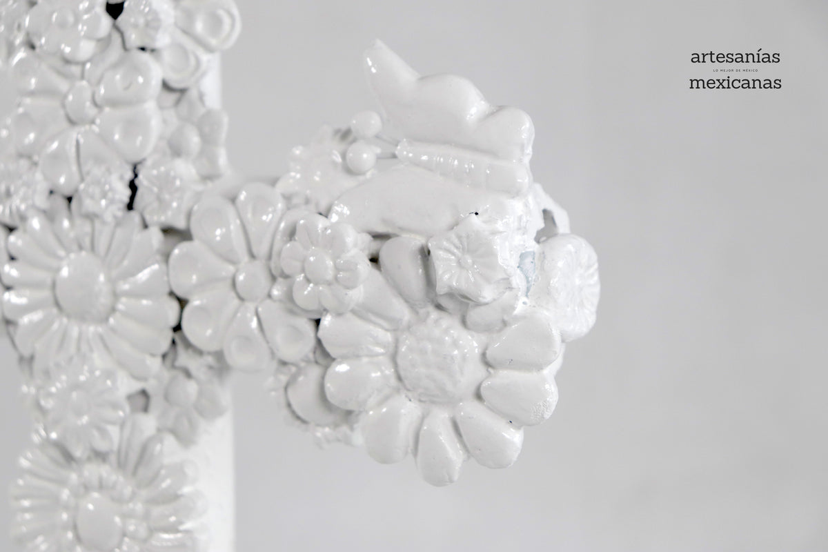 Cruz blanca de 32 cm - Barro vidriado