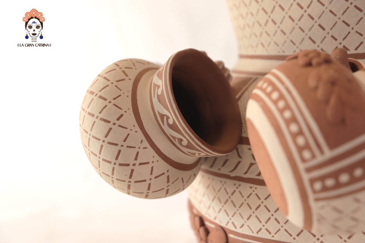 Ponchera - Jarrón con tazas de barro - Patamban - 37 cm. 15 in. Patamban