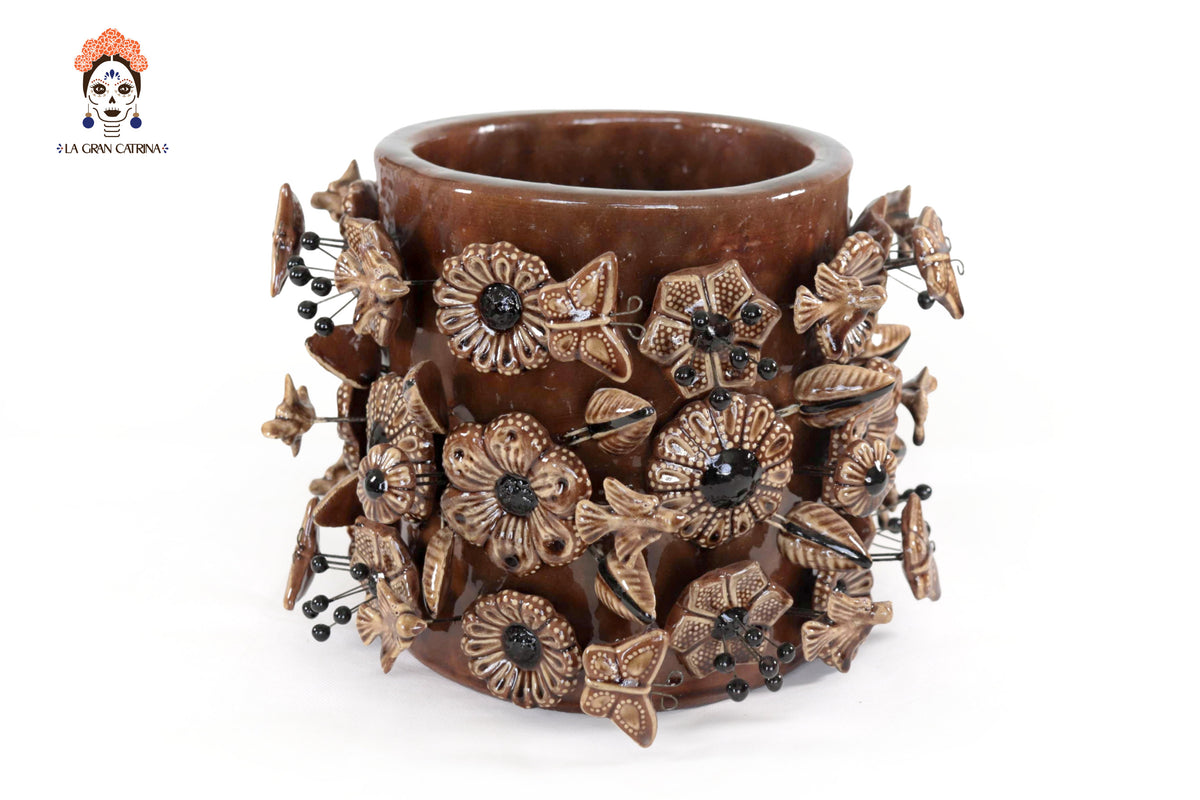 Maceta con flores y mariposas marron - Barro Vidriado - 19.5 cm 7.6 in. Vidriado Santa Fe