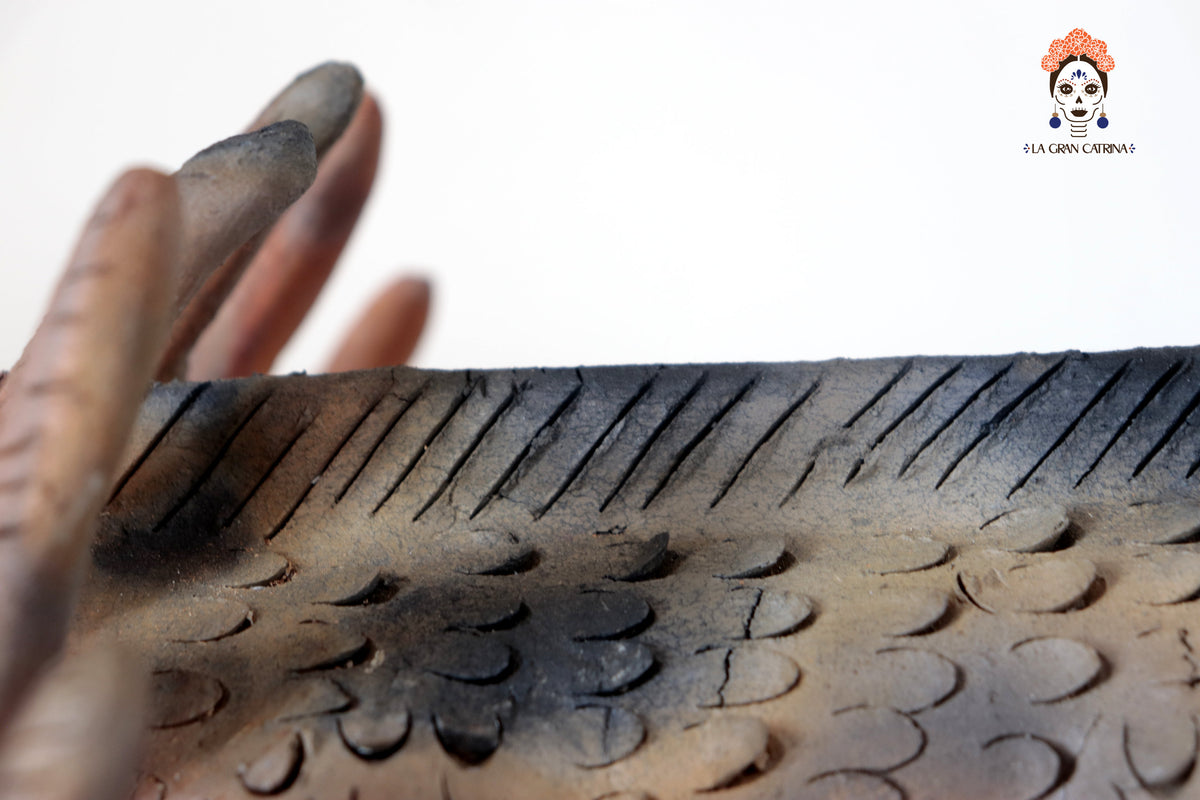 Axolote de Barro Natural - 40 Cm. 15.7 In.