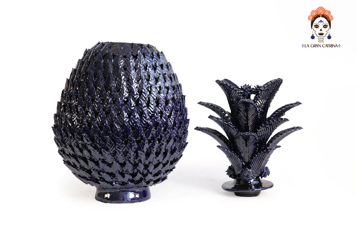 Piña Michoacana Azul con Hojas - 67 cm. 26.4 in. Piña
