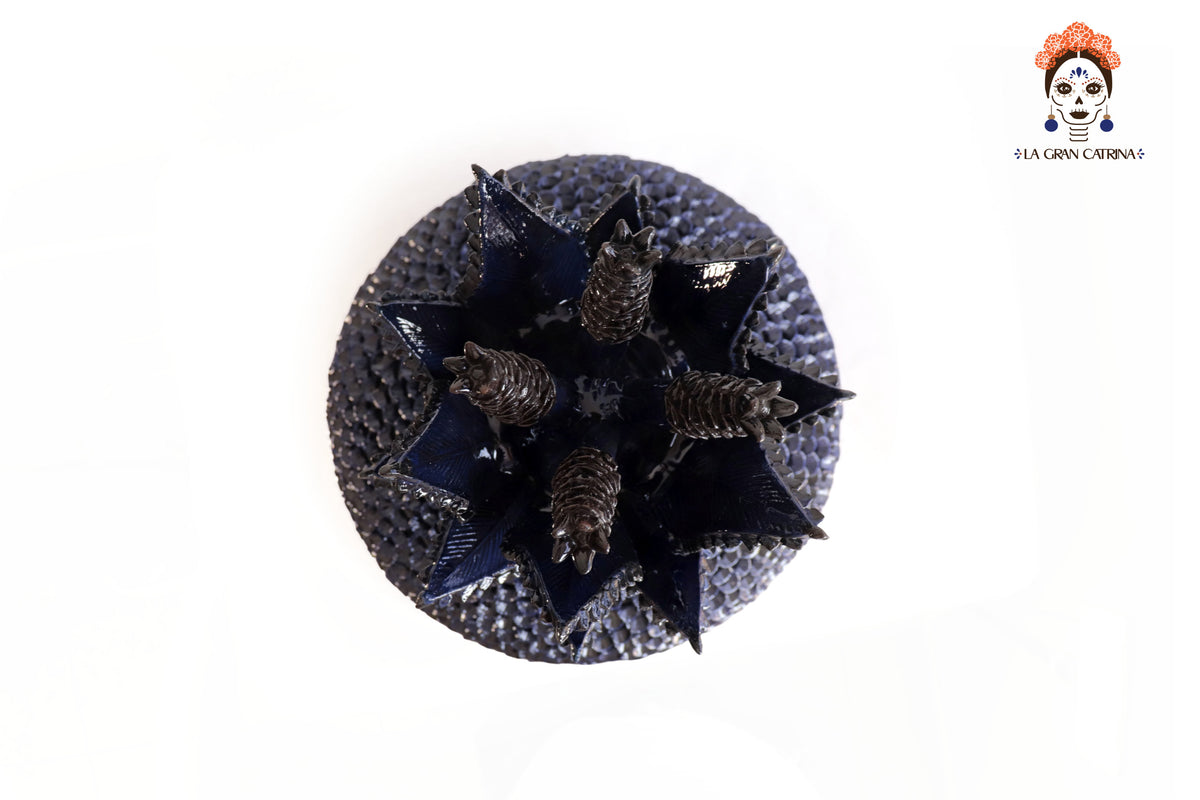 Piña Michoacana Azul con Pétalos y Tapa Especial - 74 cm. 29 in. Piña