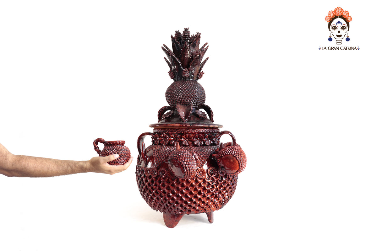 Ponchera Roja con Piña, Jarritos y Flores - 82 cm. 32.3 in. Piña