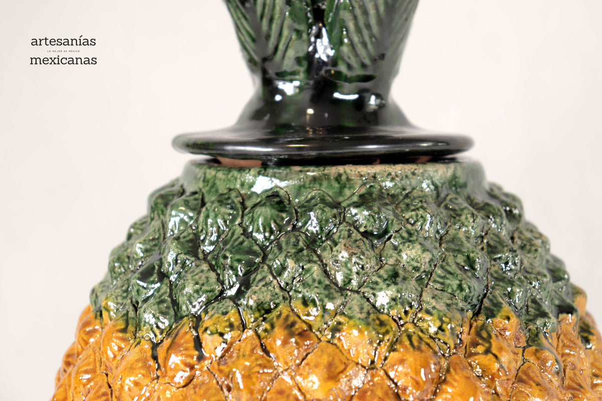 Piña michoacana de barro - Piña natural - 45 cm. 18 in.