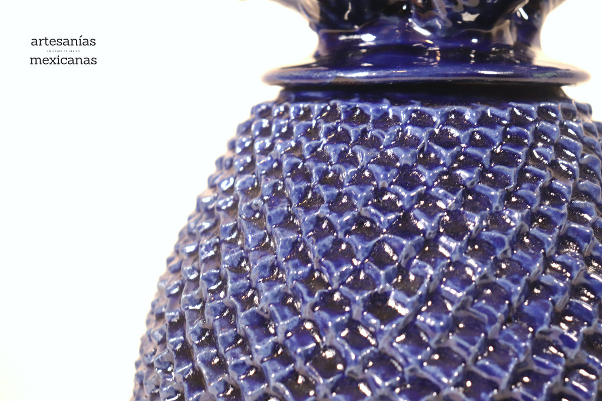 Piña Azul de Picos con Hojas Curveadas - 38 cm. 15 in.