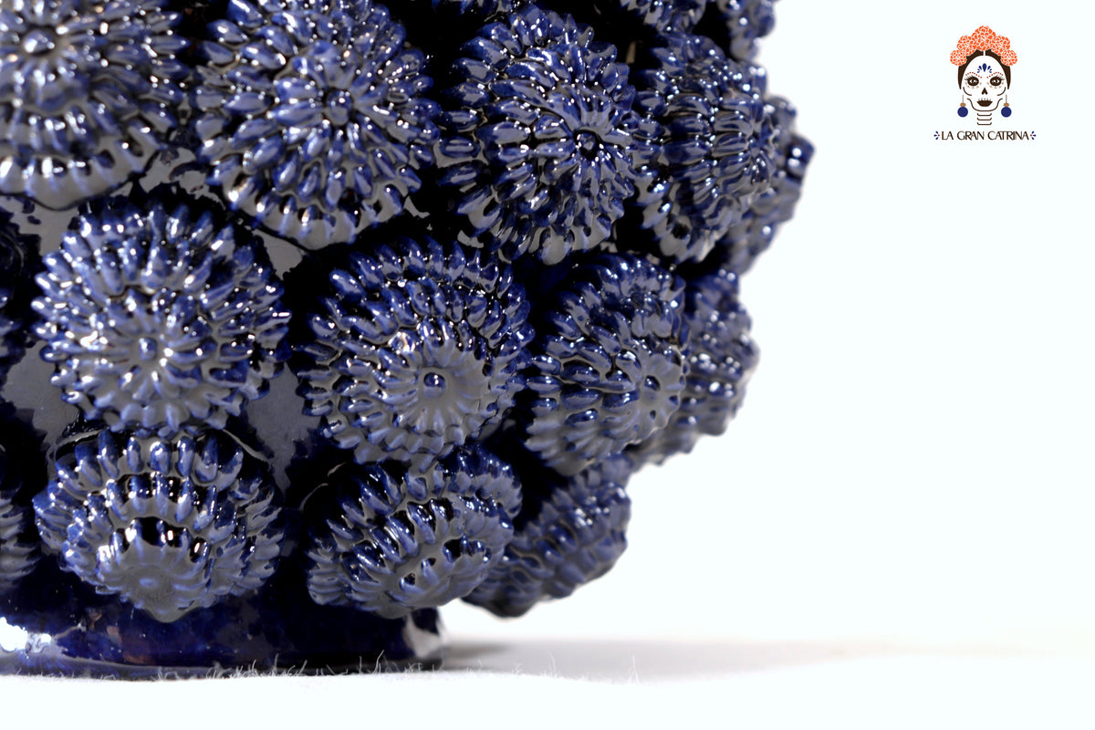 Piña michoacana de barro - Botones azules con tapa especial - 52 cm. 21 in. - Sobre Pedido