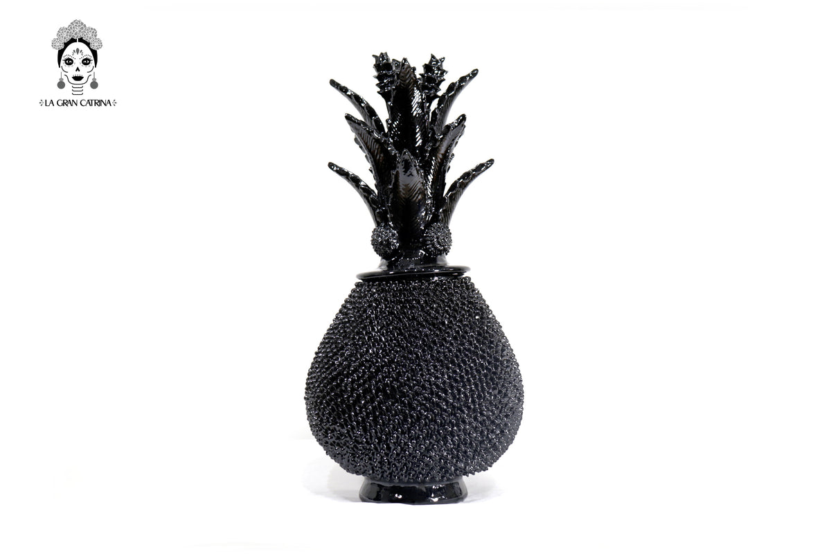 Piña michoacana de barro - Negra con Picos - 50 cm. 20 in.