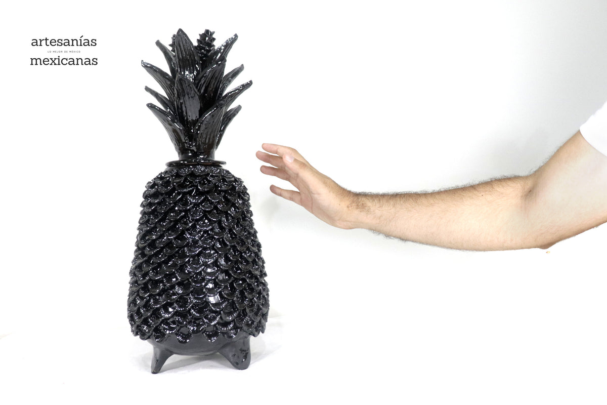 Piña michoacana de barro - Papaya Negra - 55 cm. 22 in.