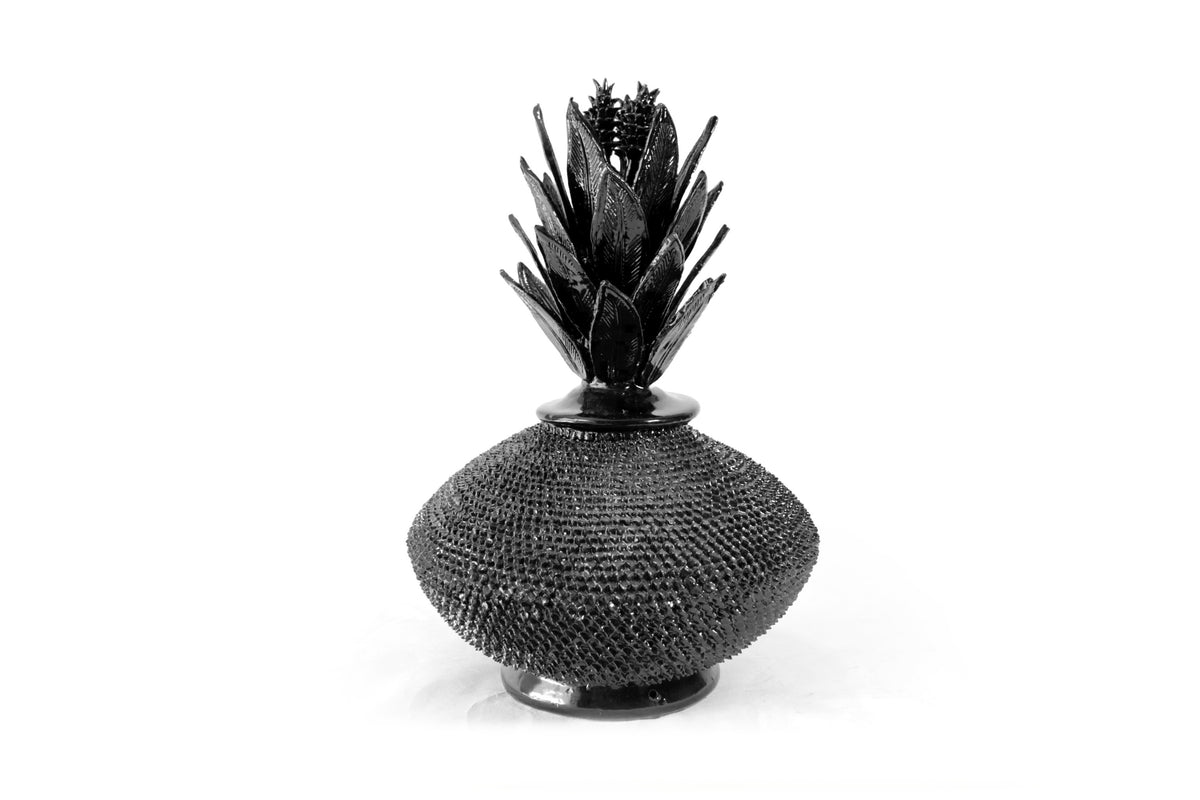 Piña michoacana de barro - Platillo negro - 60 cm. 24 in.