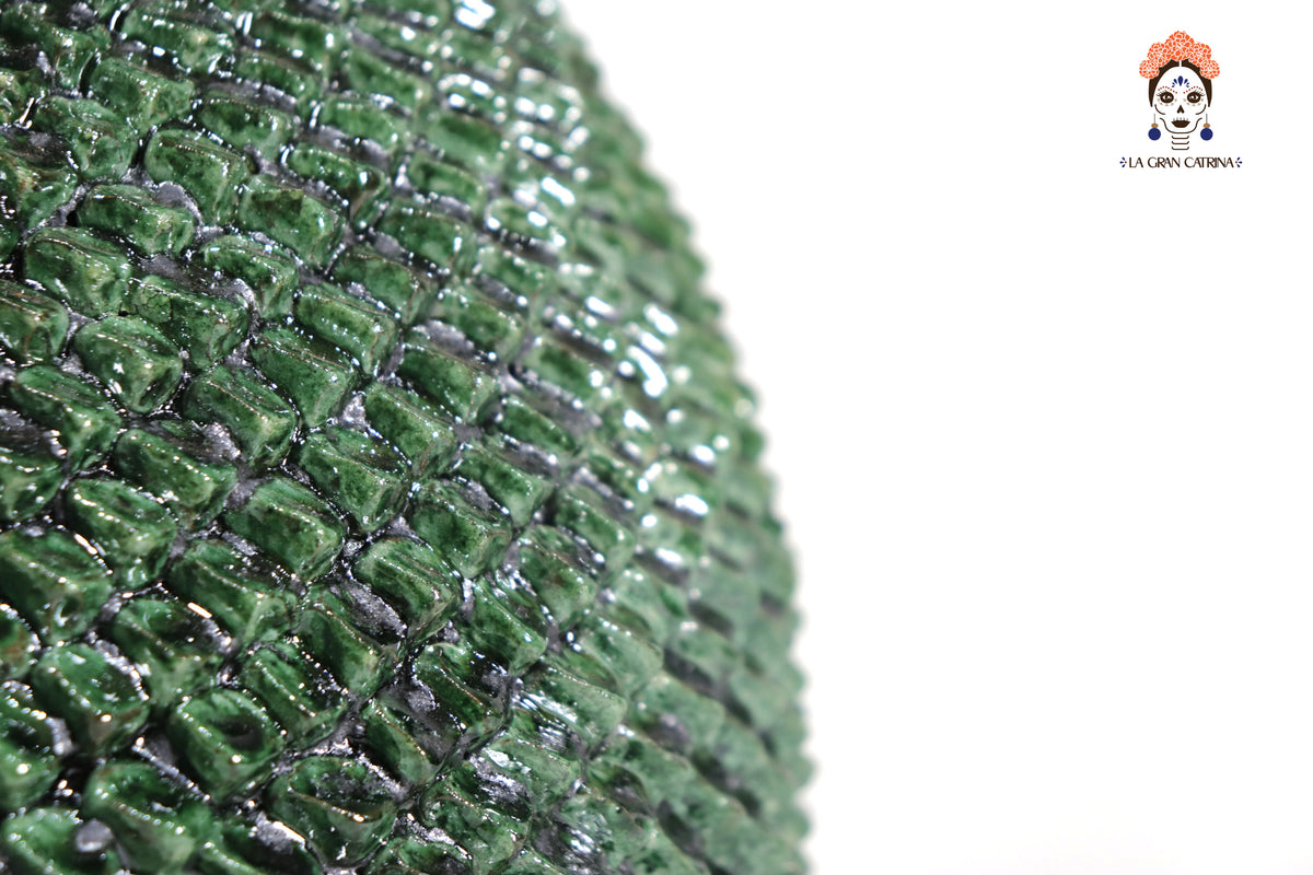 Piña Verde de Picos con Hojas Curveadas - 38 cm. 15 in. - Sobre Pedido