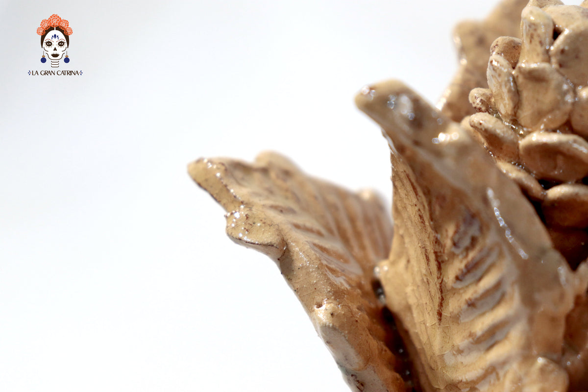 Piña biznaga beige de barro vidriado - 19 cm. 7.7 in.