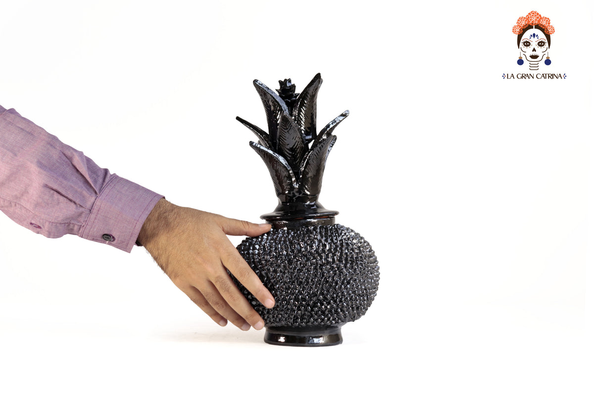 Piña Michoacana Negra de Bolitas - 32 cm. 13 in. Piña
