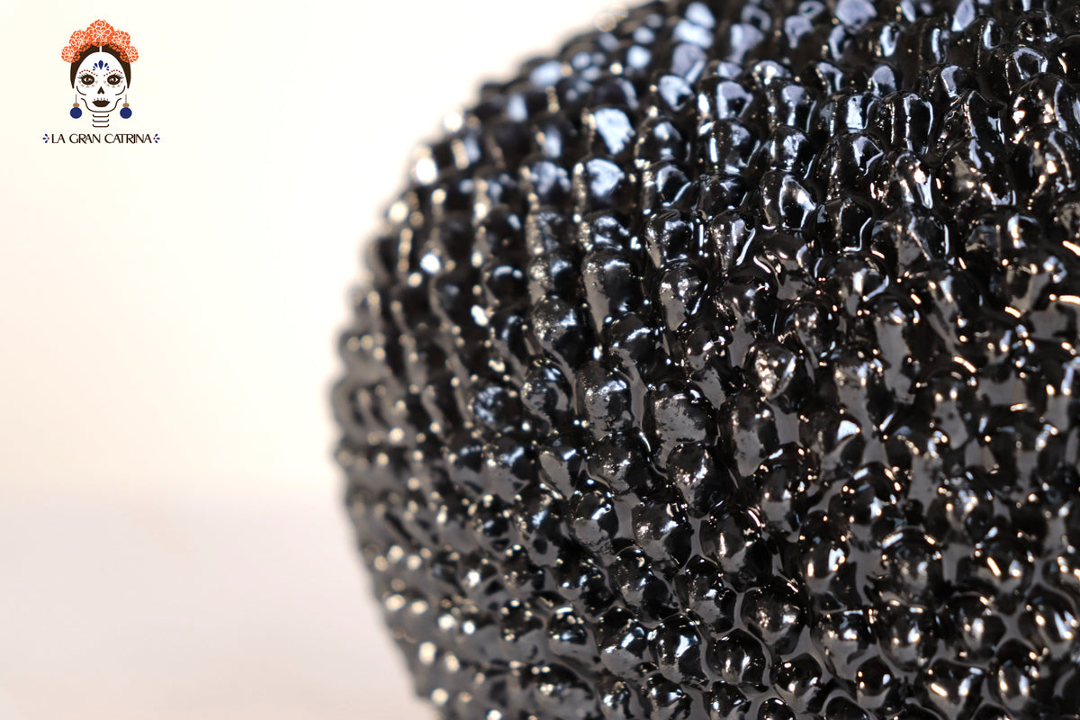 Piña Michoacana Negra de Bolitas - 32 cm. 13 in. Piña