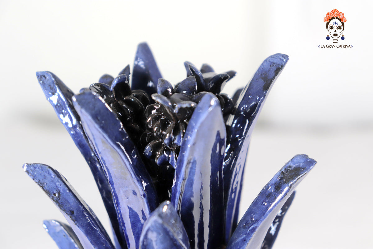 Piña Azul de Rosas - 29 cm. 11.4 in.