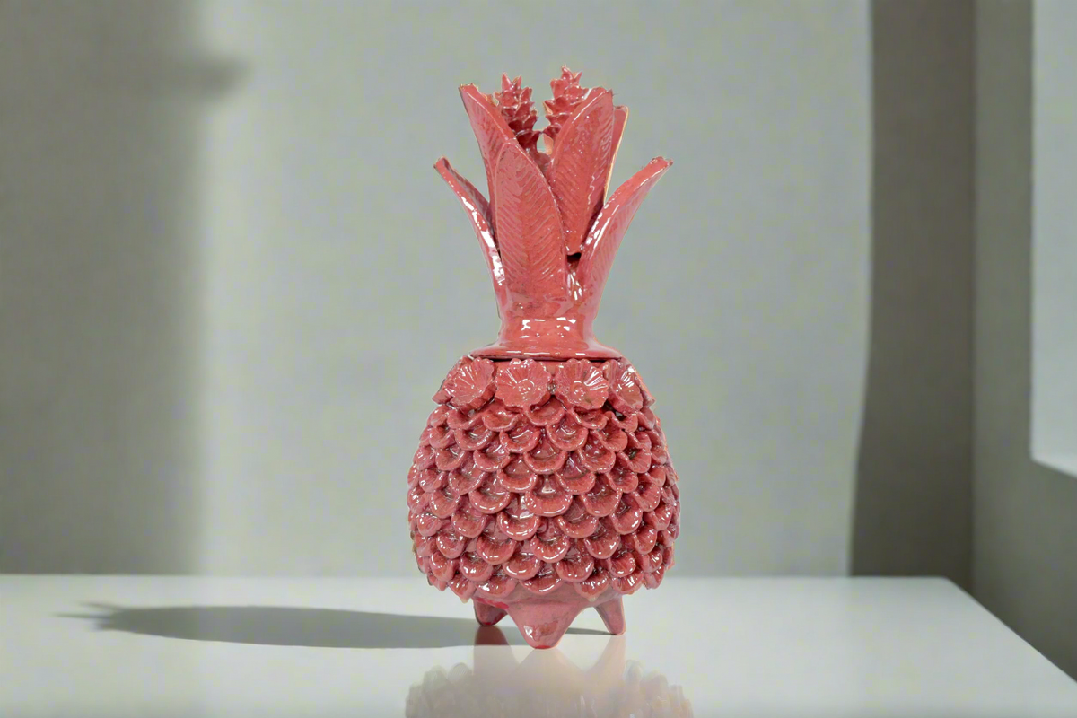 Piña de pétalos roja de barro vidriado - 29 cm. 11.4 in.