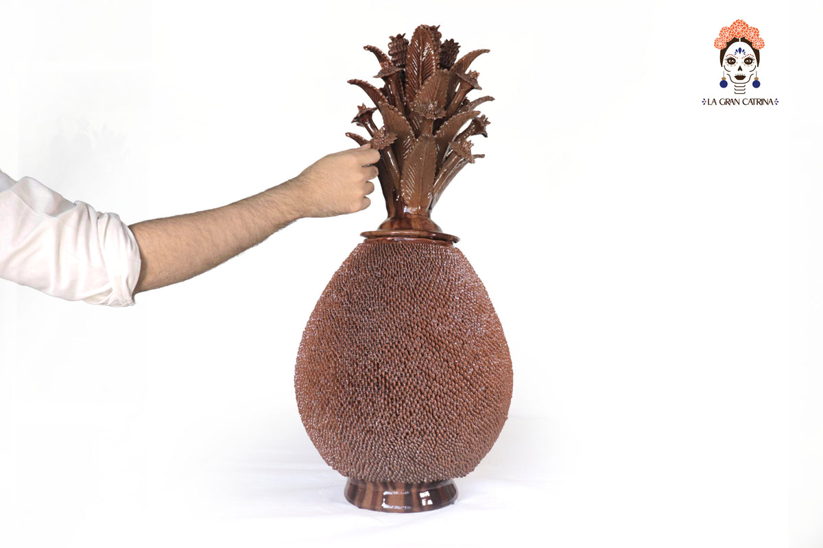 Piña michoacana de barro - Cafe de punteado fino - 70 cm. 27.5 in. - Sobre Pedido 3+ Pz. Piña