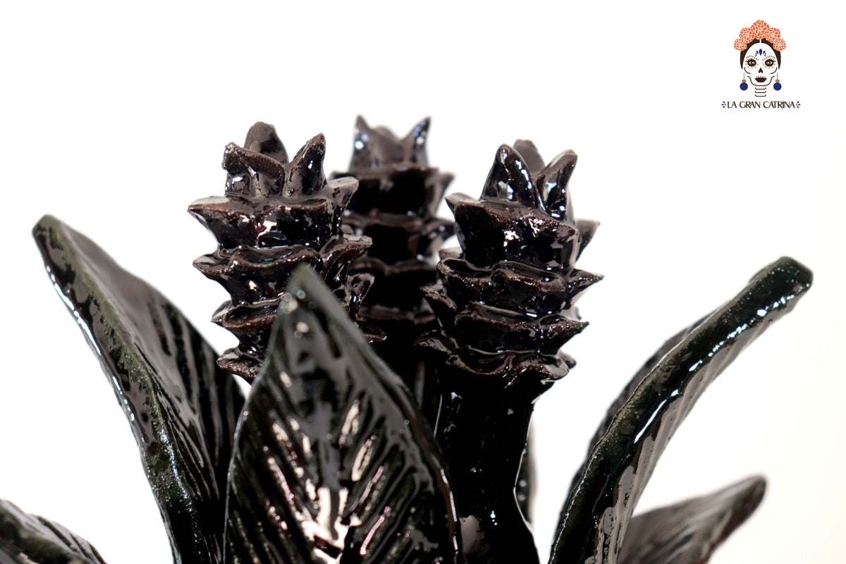 Piña michoacana de barro - Pétalos y flores negras - 33 cm. 13 in.