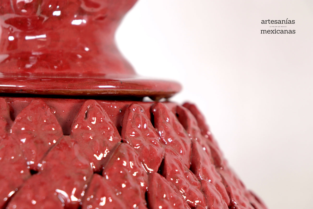 Piña roja de tapa ondulada - 41 cm. 16 in.