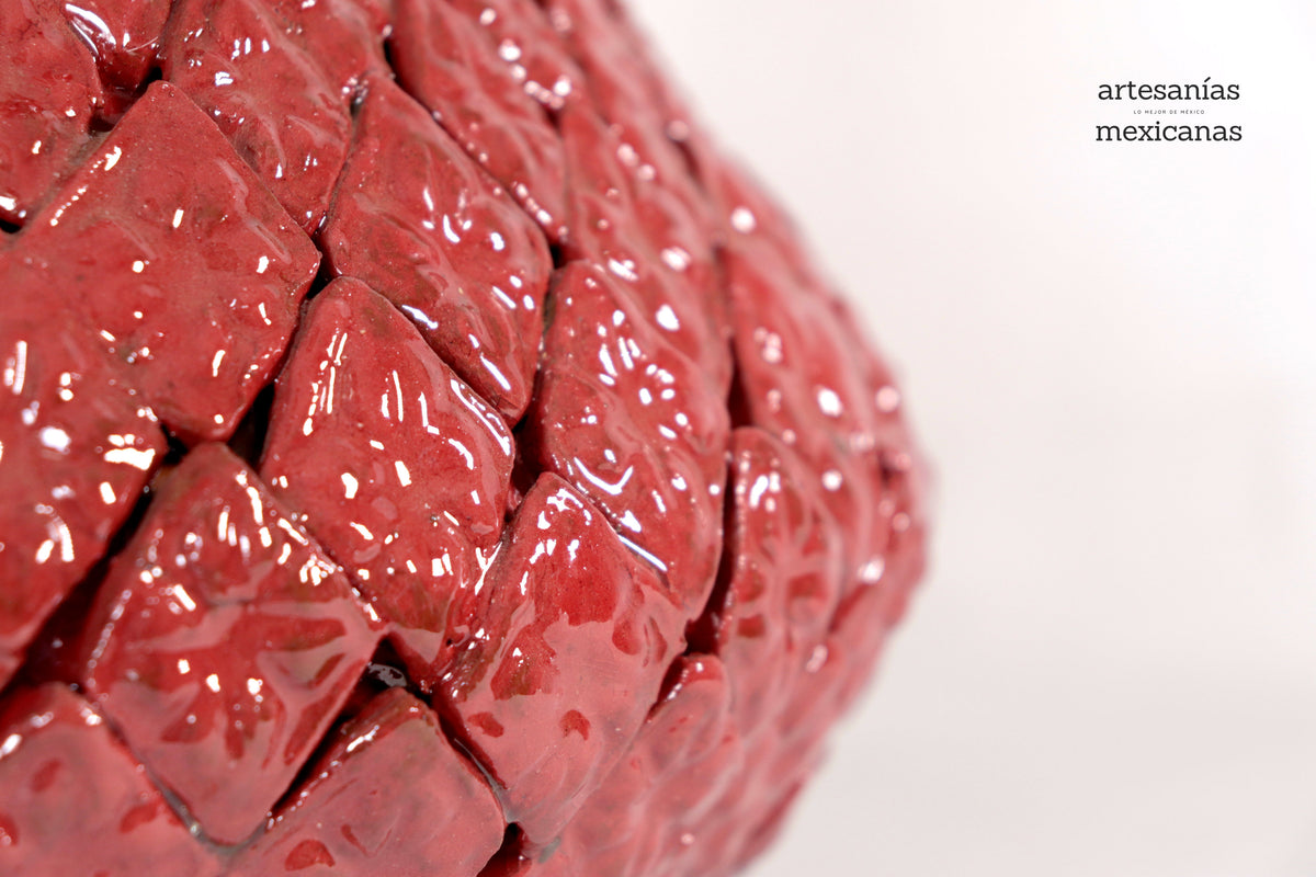 Piña roja de tapa ondulada - 41 cm. 16 in.