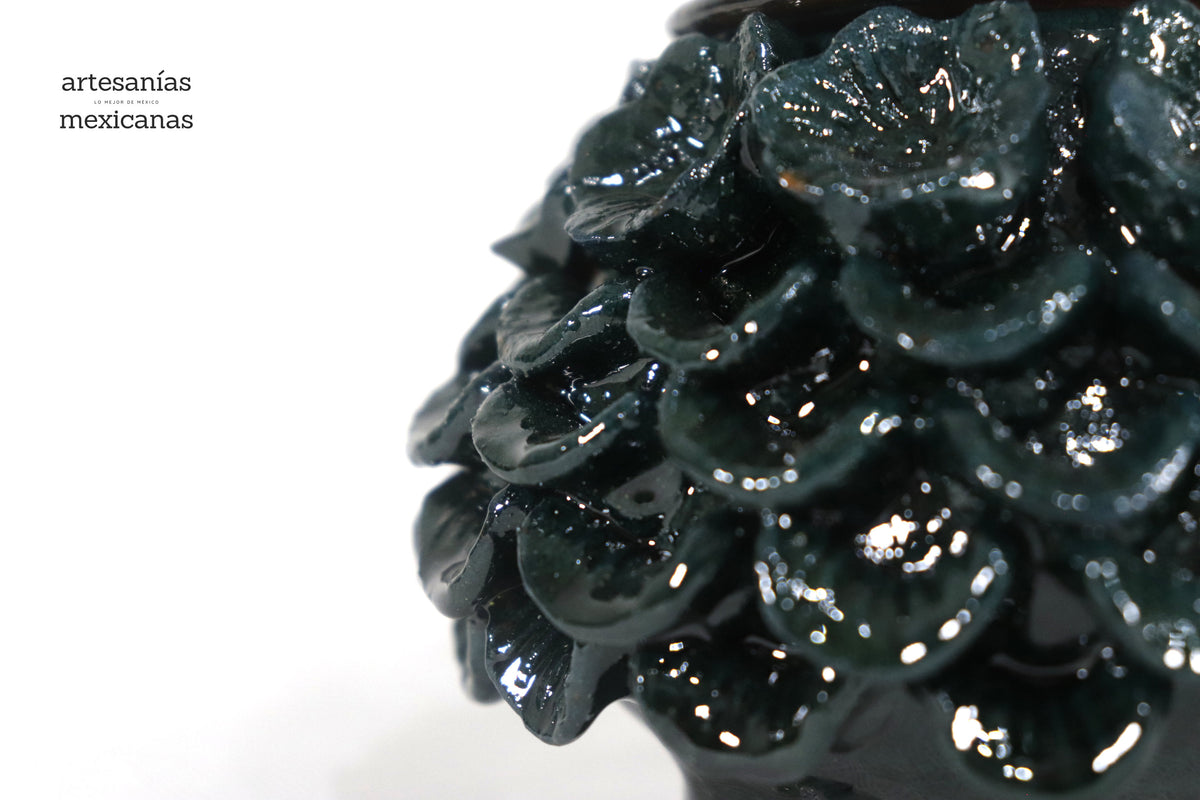 Piña michoacana de barro - Verde pequeña pétalos y flores - 19 cm. 7.7 in. - Sobre Pedido +10 Pz.