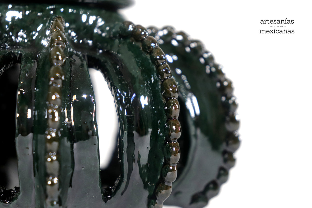 Piña michoacana de barro - Verde pequeña biznaga calada - 19 cm. 7.7 in. - Sobre Pedido