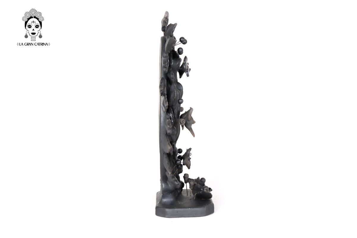 Virgen de Guadalupe - Barro negro con mariposas y flores - 22.5 Cm. 8.8 In. Artesanía