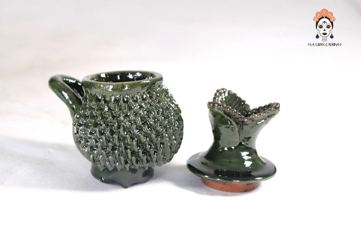 Ponchera de tejido verde con jarritos de barro - 38 cm. 14.9 in.