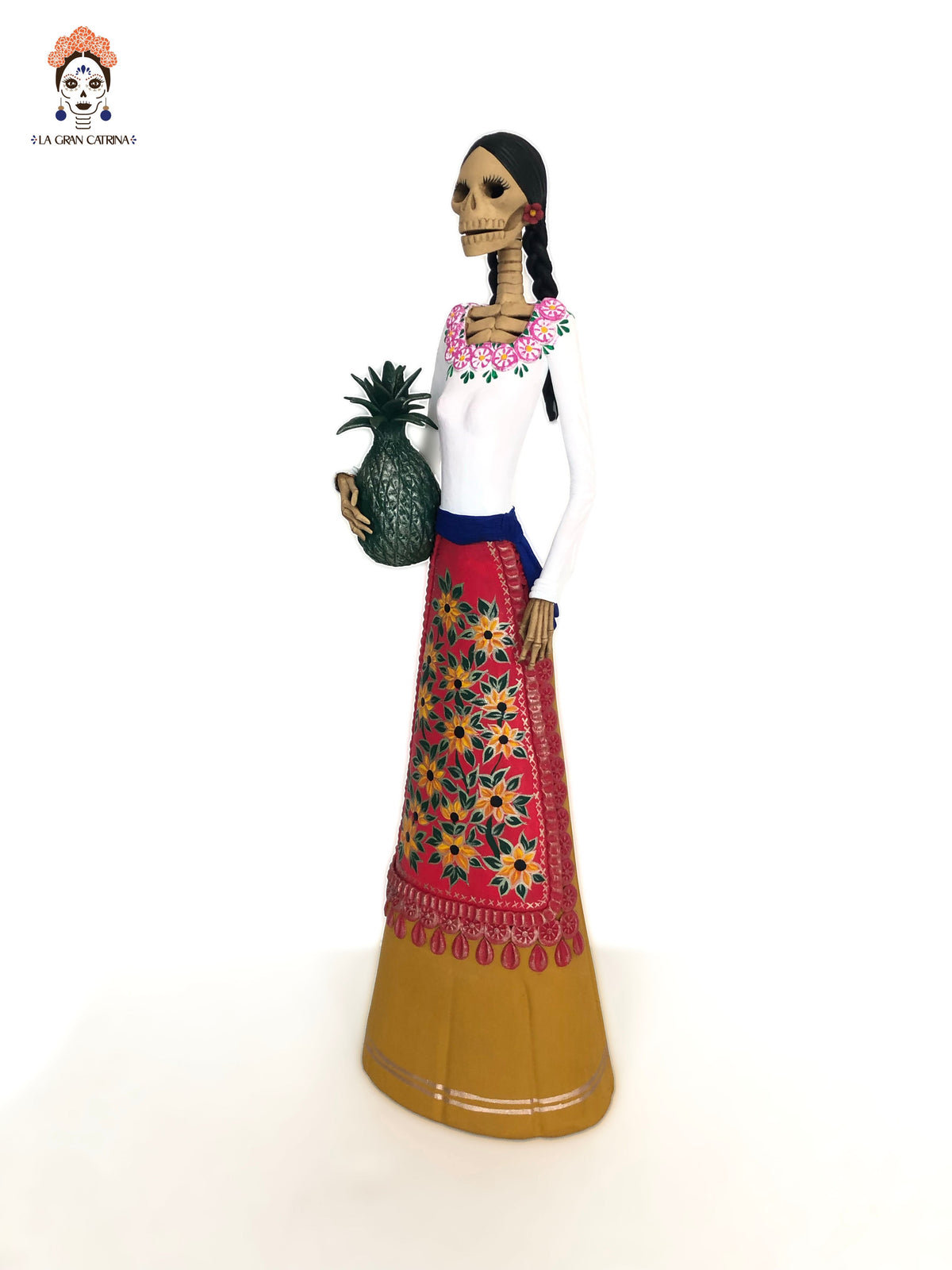 Catrina con Piña michoacana - 50 cm. 20 in. Catrina