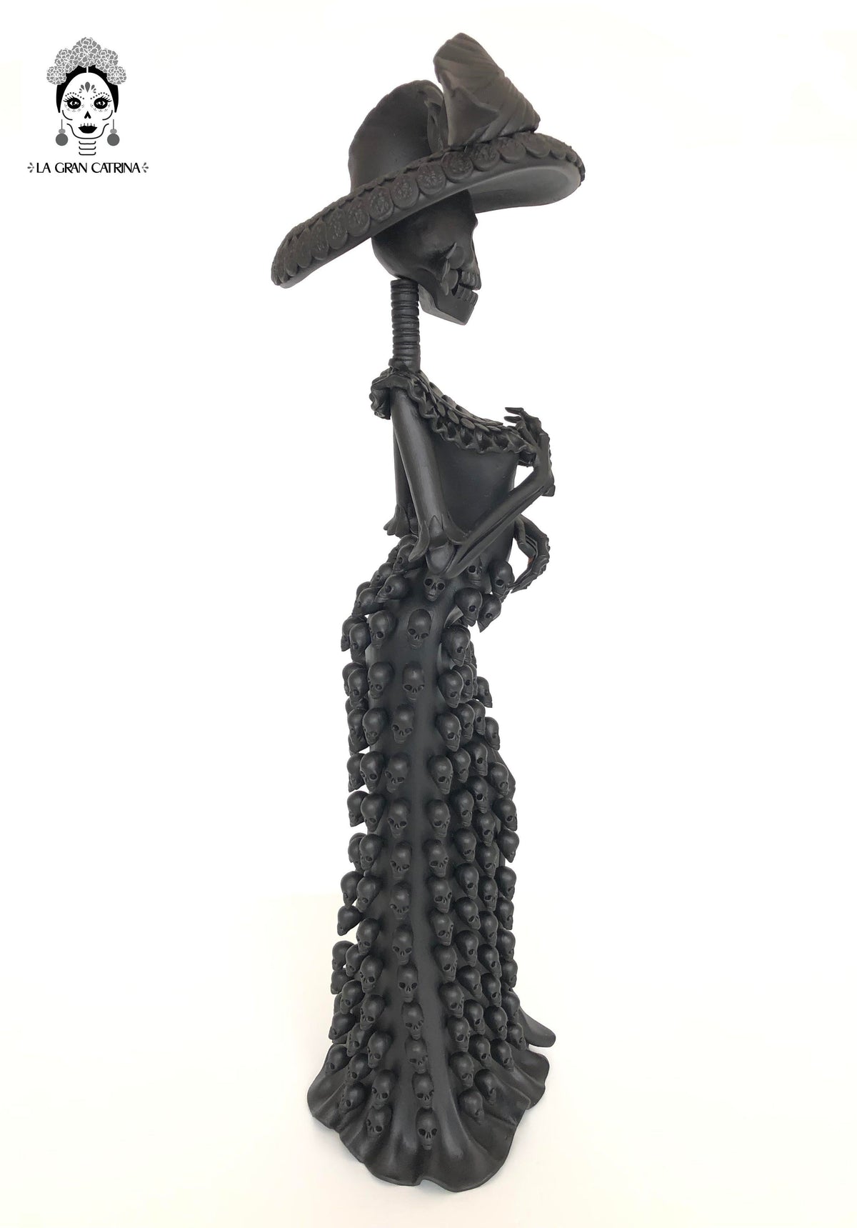 Catrina con vestido de calaveras - 60 cm. 24 in. Catrina