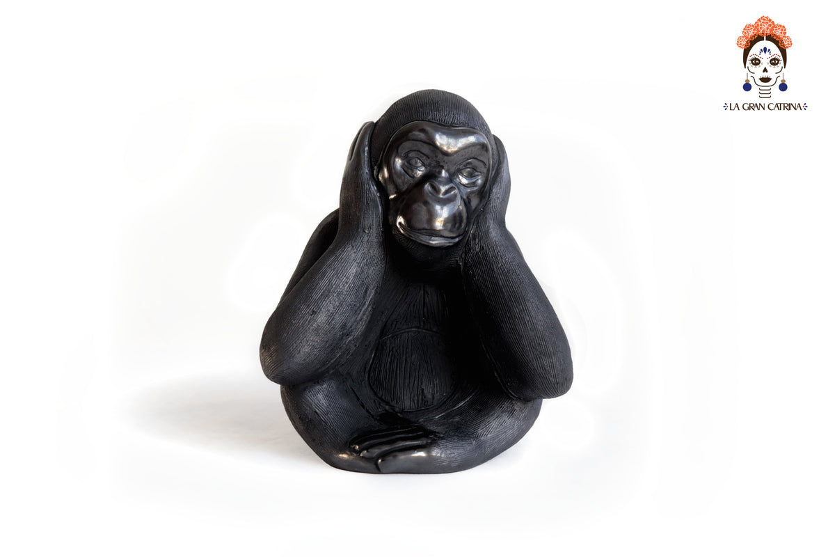 Trío de Changos de Barro Negro 19 cm. 7.4 in.
