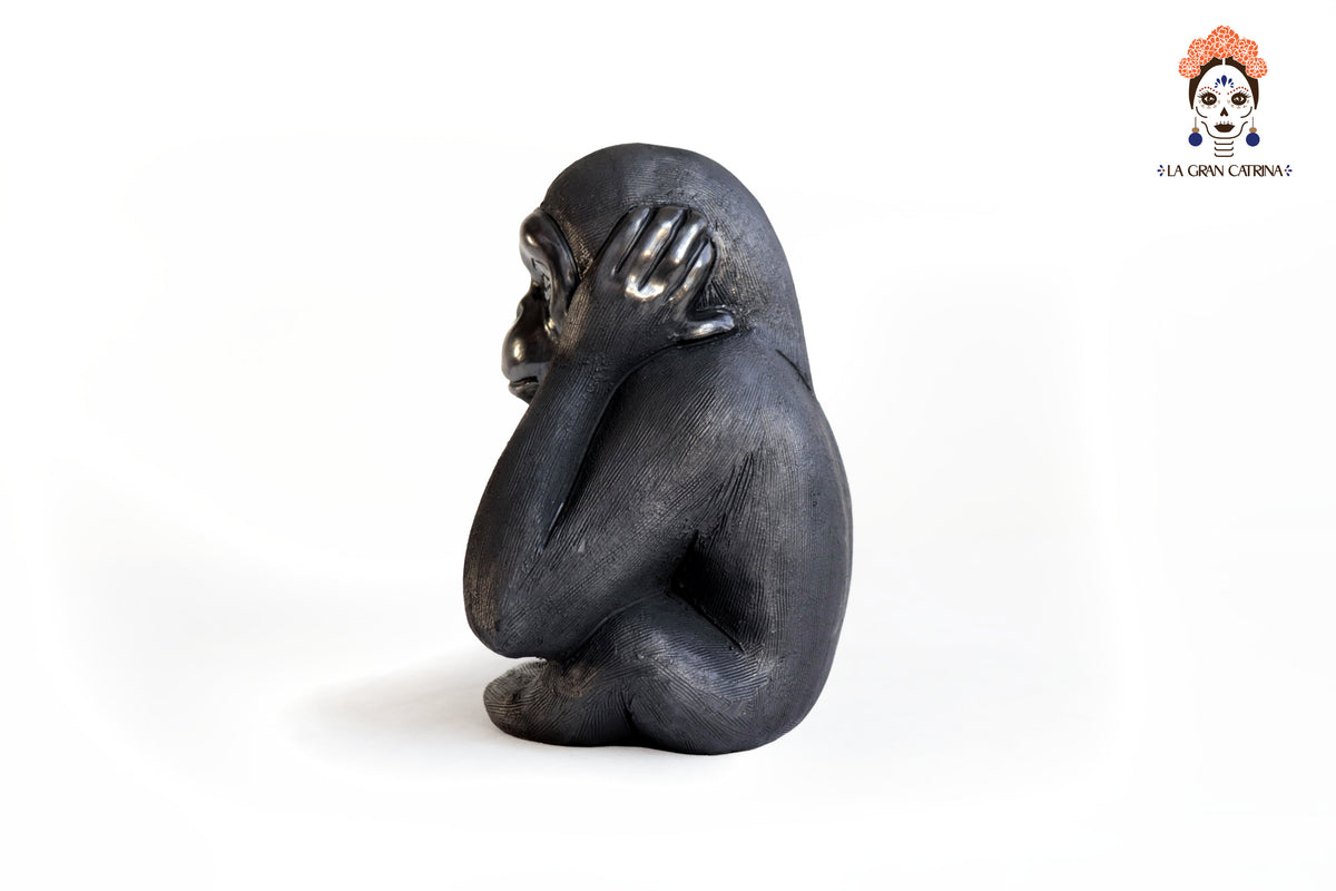 Trío de Changos de Barro Negro 19 cm. 7.4 in.