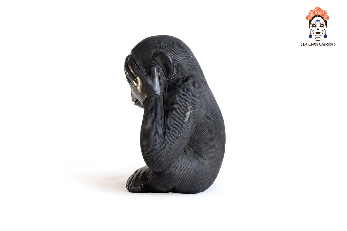 Trío de Changos de Barro Negro 19 cm. 7.4 in.