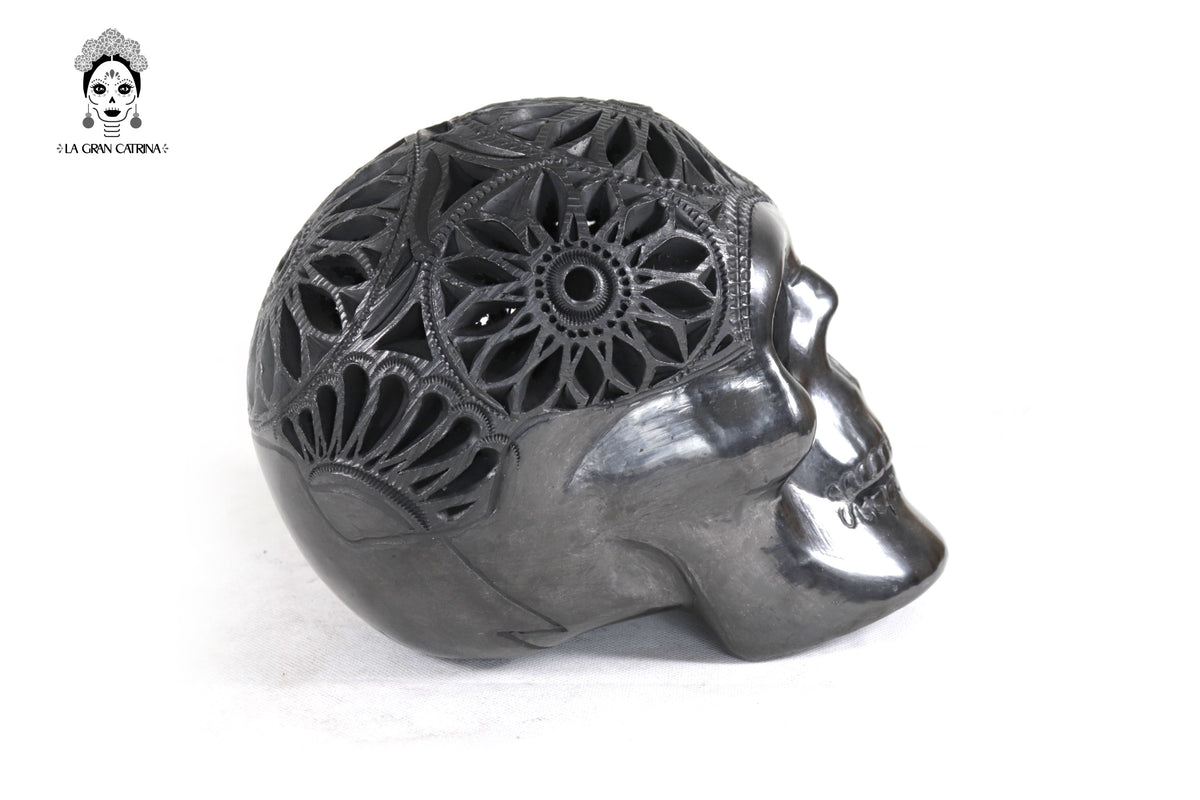 Cráneo de Barro Negro 18 cm. 7.1 in.