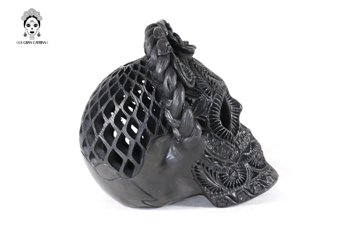 Cráneo de Barro Negro con Flores 20 cm. 7.9 in.
