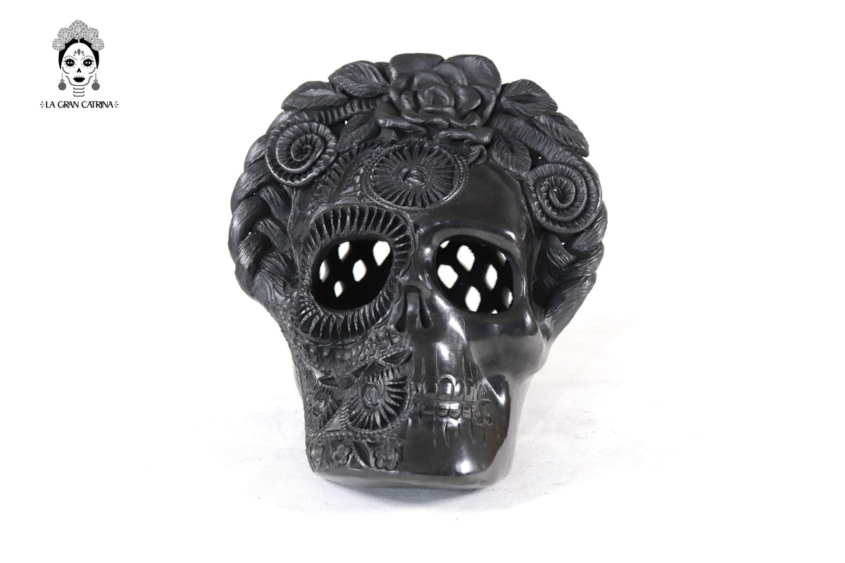 Cráneo de Barro Negro con Flores 20 cm. 7.9 in.