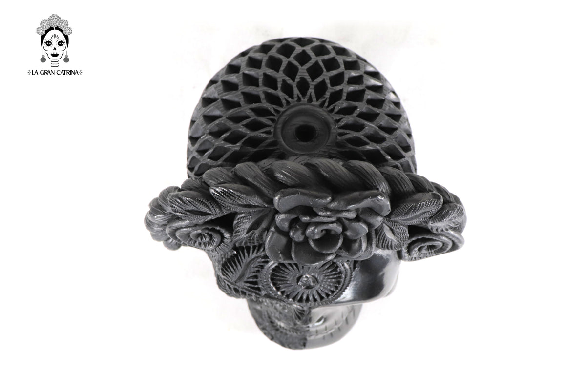 Cráneo de Barro Negro con Flores 20 cm. 7.9 in.