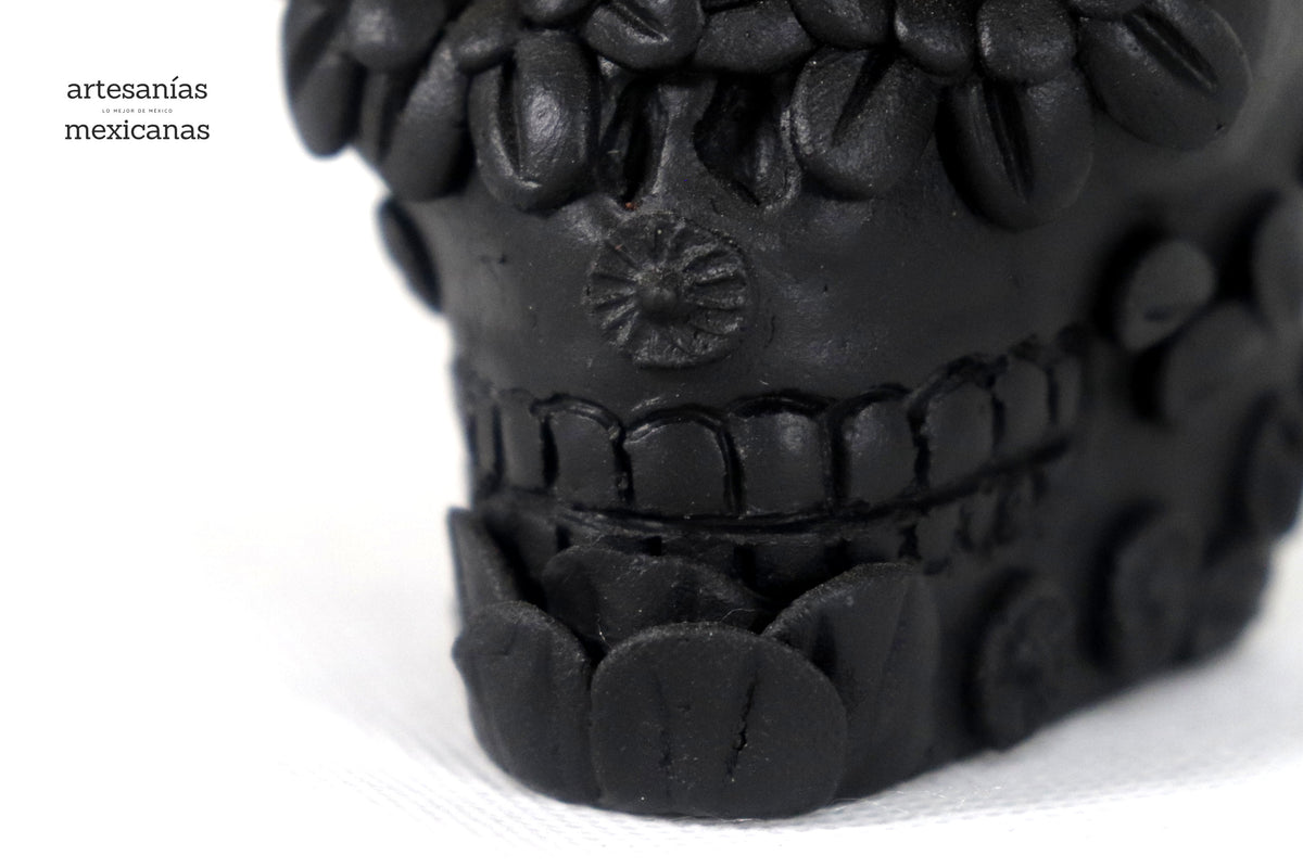Maceta negra chica de Calavera estilo Catrina