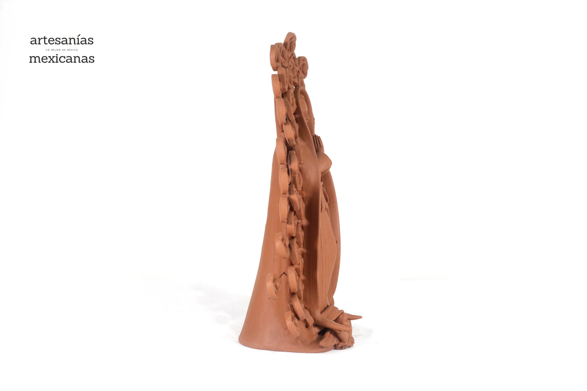 Virgen de Guadalupe - 35 cm. - Barro natural