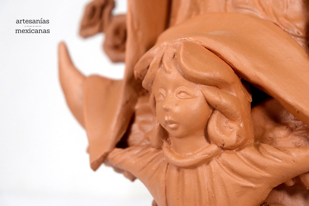 Virgen de Guadalupe - 69 cm. - Barro natural