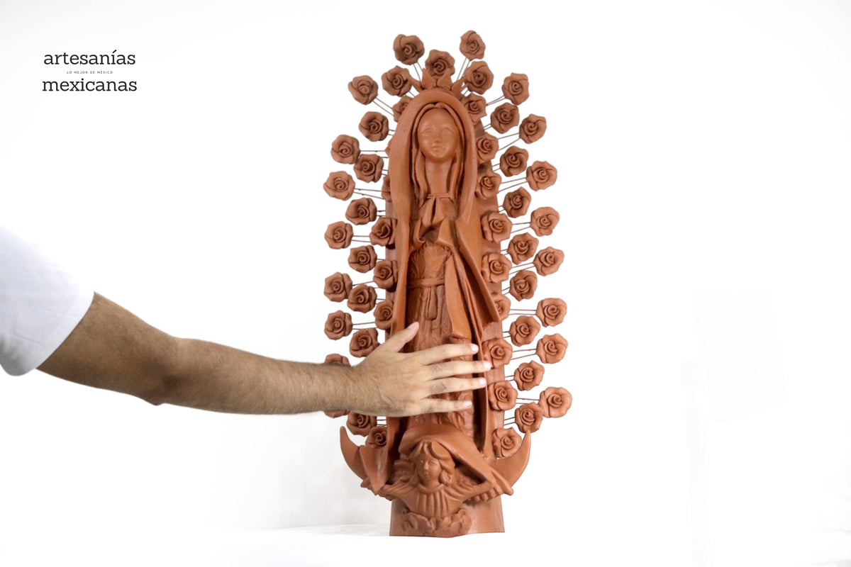 Virgen de Guadalupe - 69 cm. - Barro natural