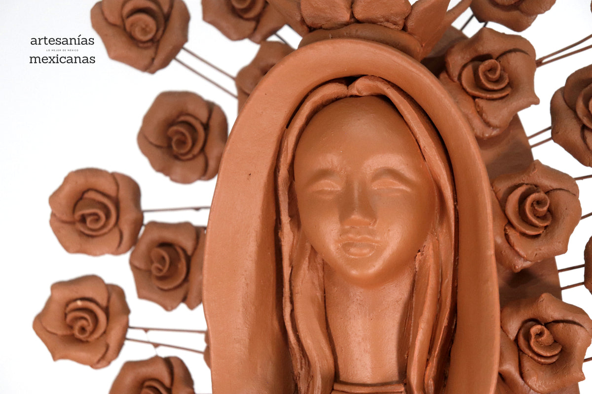 Virgen de Guadalupe - 69 cm. - Barro natural