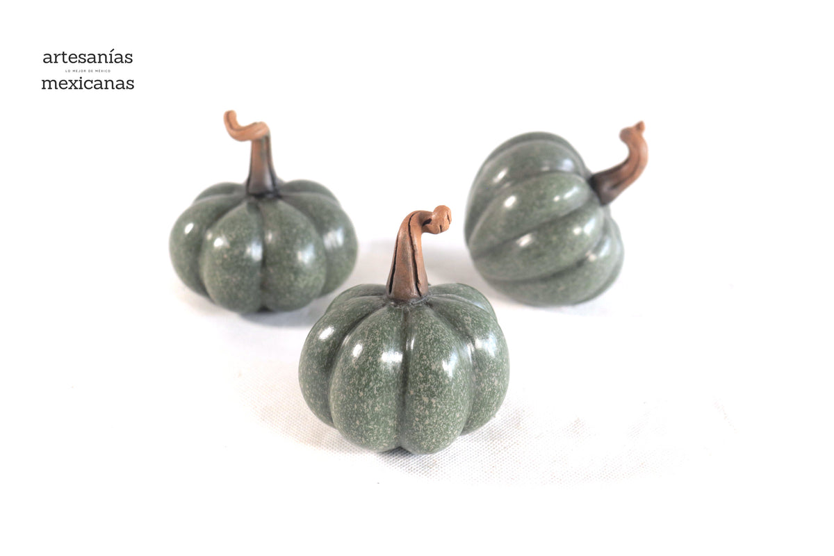 Juego de 3 calabazas pequeñas verde grisáceo