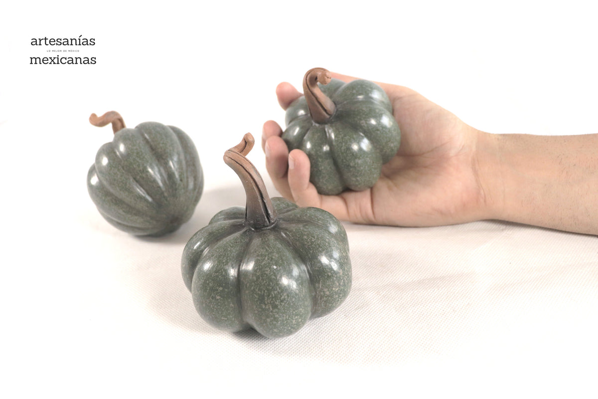 Juego de 3 calabazas pequeñas verde grisáceo