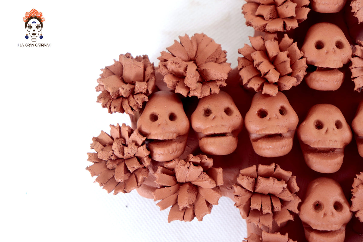 Cruz de Día de Muertos Barro 24 cm. 10 in.