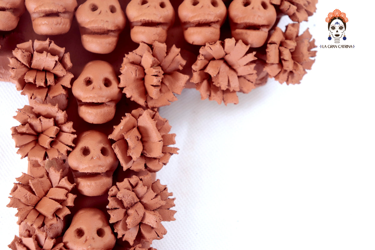 Cruz de Día de Muertos Barro 24 cm. 10 in.