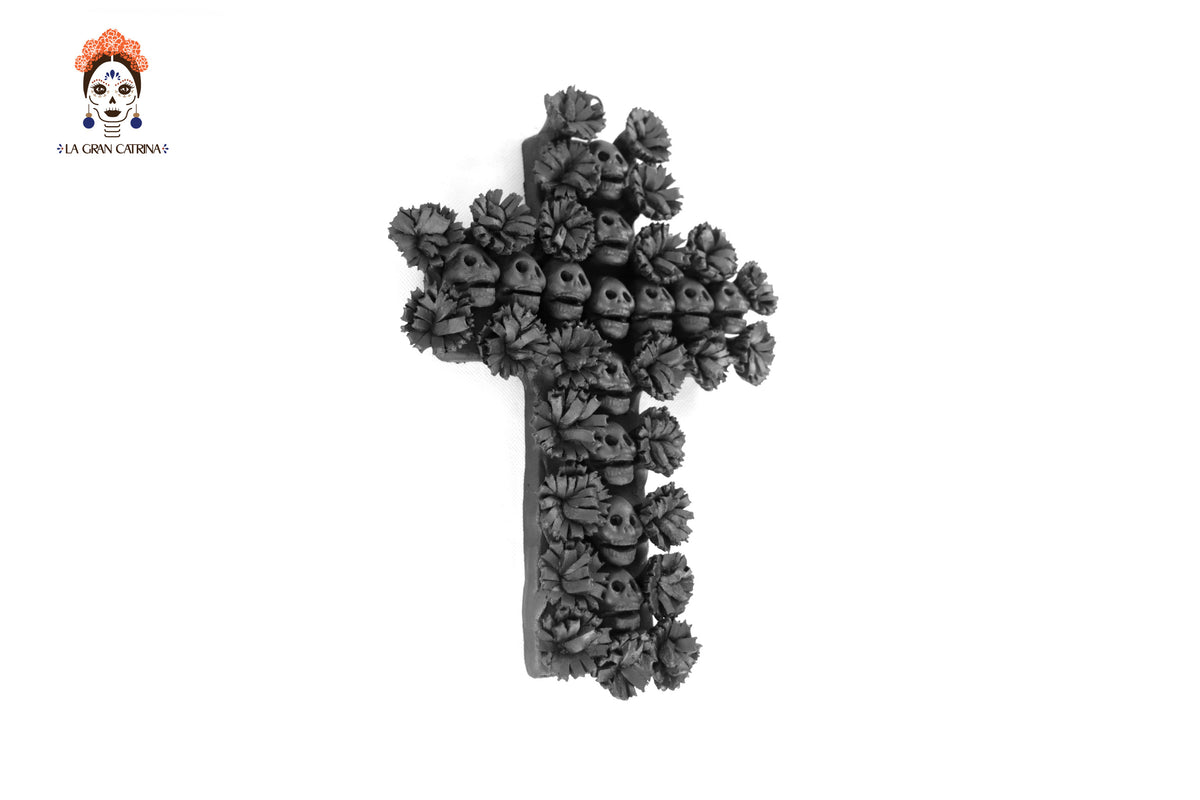 Cruz de Día de Muertos Barro color Negro 24 cm. 10 in.
